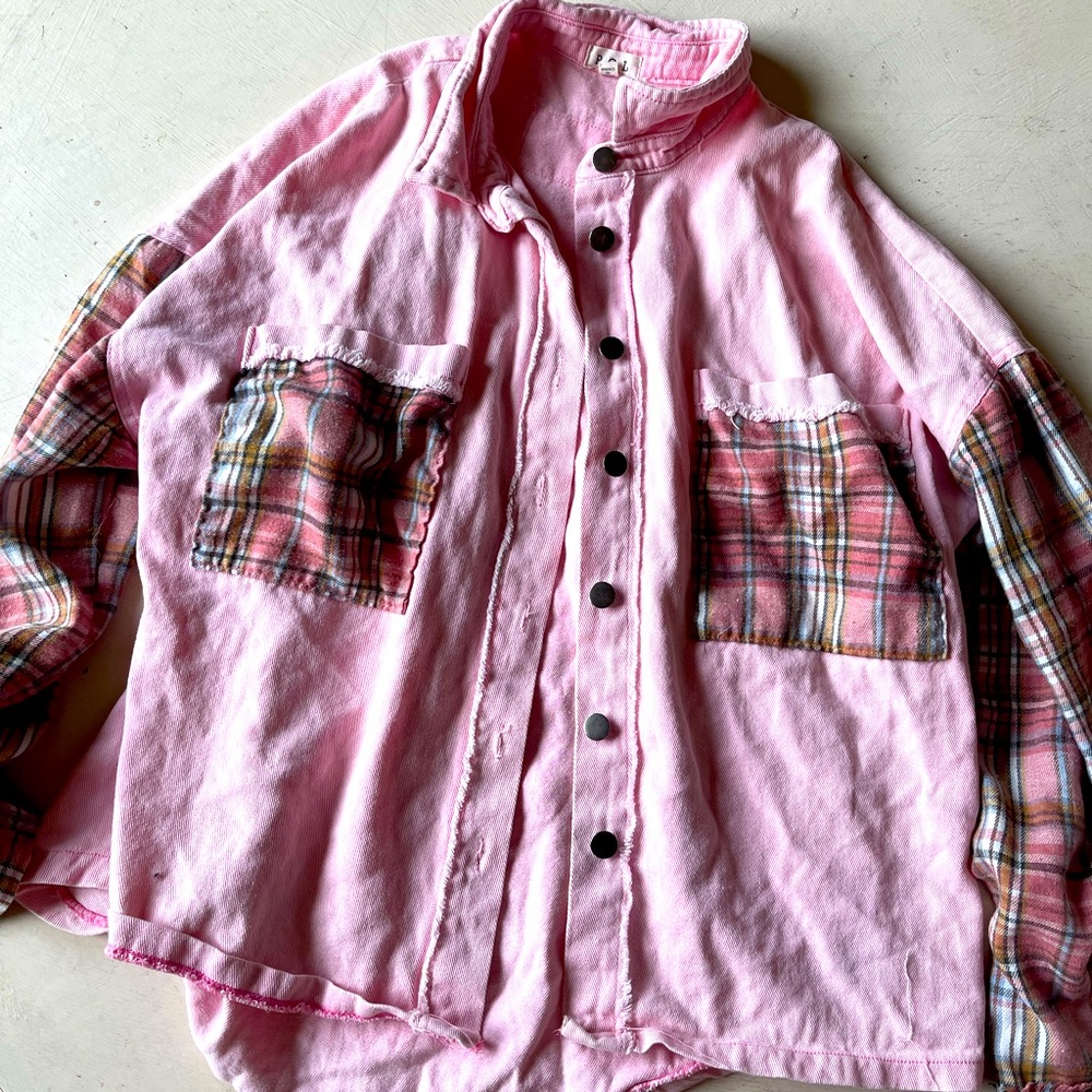 Pink denim flannel patch shacket pol